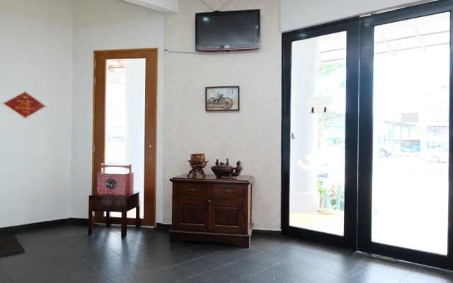 Grand City Hotel I By OYO Rooms - photo 3
