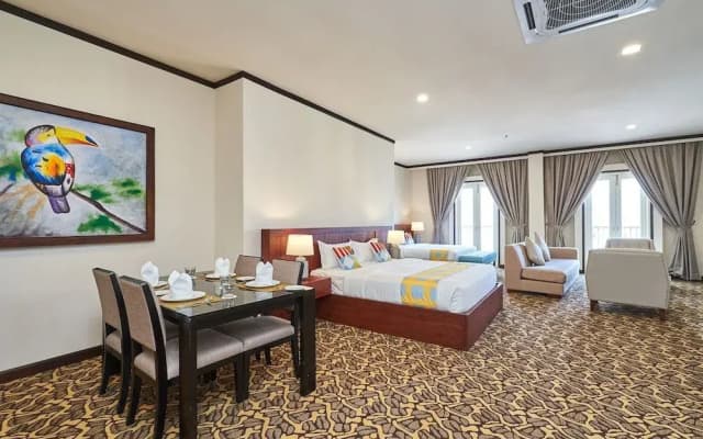 OYO Home 89378 The Platinum Suites - photo 3