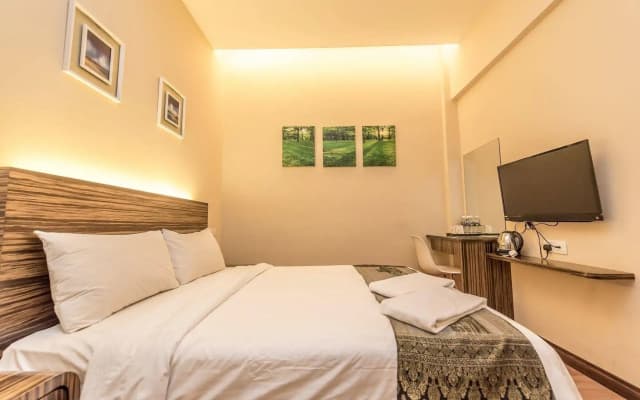 Little Gaya Hotel - photo 5