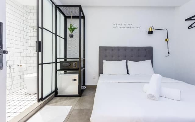 Z Hotel - photo 4