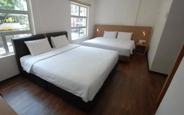 Nagoya Inn Hotel - photo 3