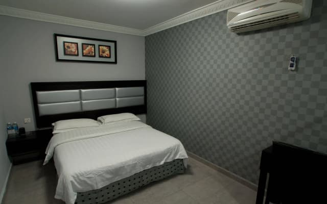 T Hotel - photo 2