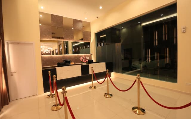 Supreme Hotel - photo 2