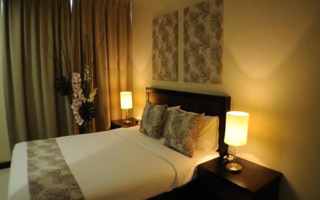 Marina Oriental Hotel - photo 2