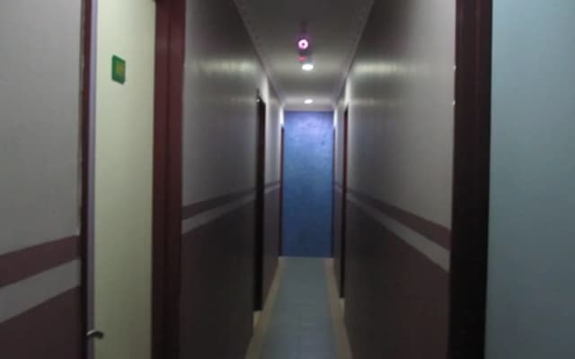 Budget Inn Hotel - photo 3