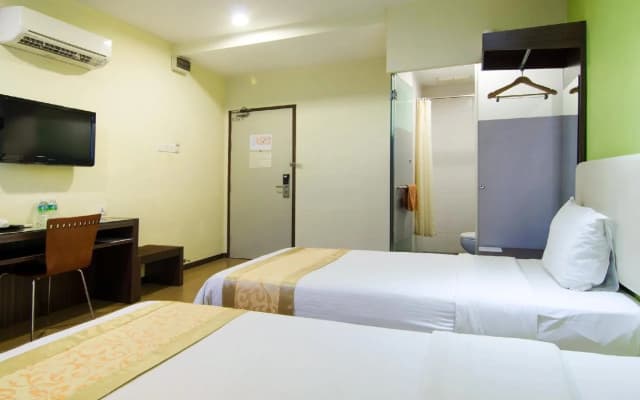 Eight Days Boutique Hotel - photo 3