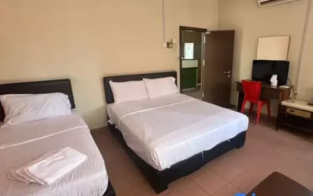 White House Hotel Kluang - photo 3
