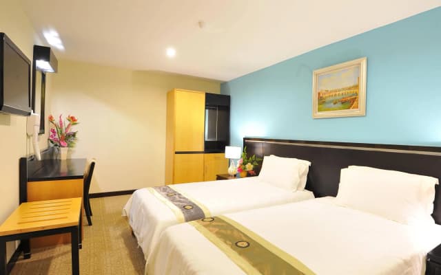 Hallmark View Hotel - photo 3