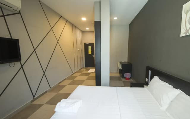 Elite Hotel Muar - photo 4