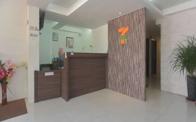 Oyo 44052 Seven Hotel - photo 2