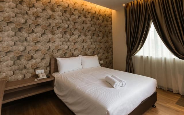 D Elegance Hotel - photo 4