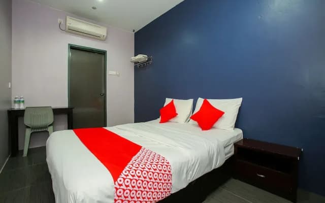 De Hotel by OYO Rooms - photo 2