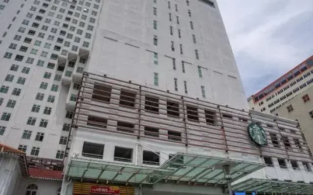 2-bedroom condo with free parking on premises. - photo 3