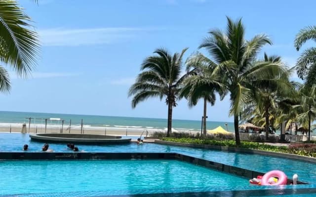 Timurbay Seafront Seaview & Poolview Suite with Wi-Fi - photo 5