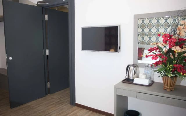Qlassic Hotel - photo 5