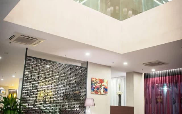 Sky Hotel Kota Kinabalu - photo 2