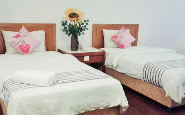 JB Central Hotel - photo 5