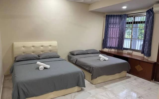 Cozy Johor Bahru Home With Family Room and Unblock Balcony View - photo 2