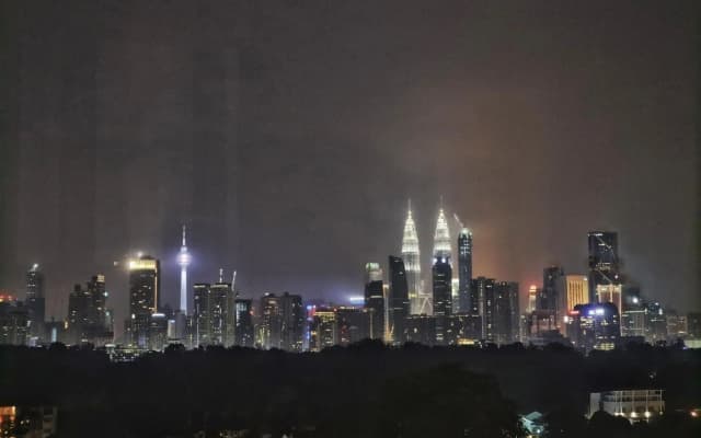 Kuala Lumpur Skyline View - photo 2