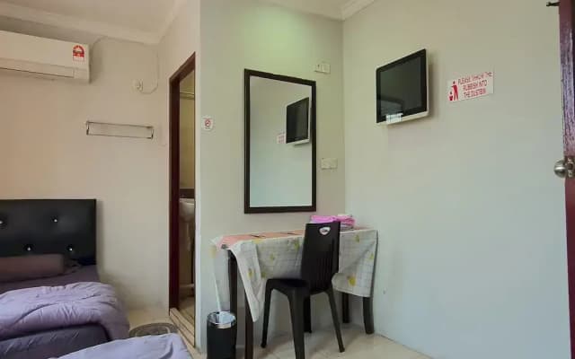 Hotel O Hoover Room - photo 5