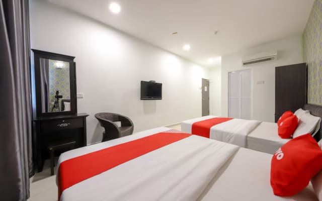 OYO 89497 Dream Nur Hotel - photo 3