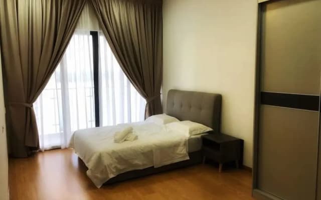 Spacious @ Country Garden Danga Bay - photo 2