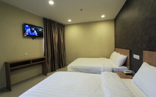 Era Plus Hotel - photo 5