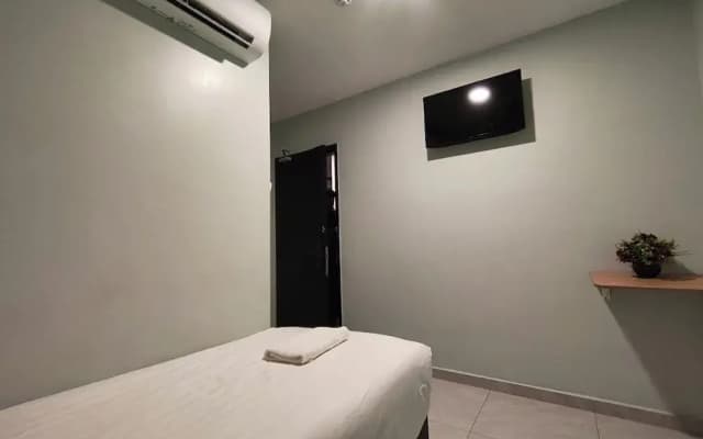 Hotel Mawar Inn - photo 5