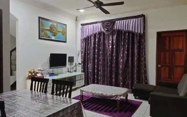 Homestay YatiMizi (Bungalow Station 18, Ipoh) - photo 2