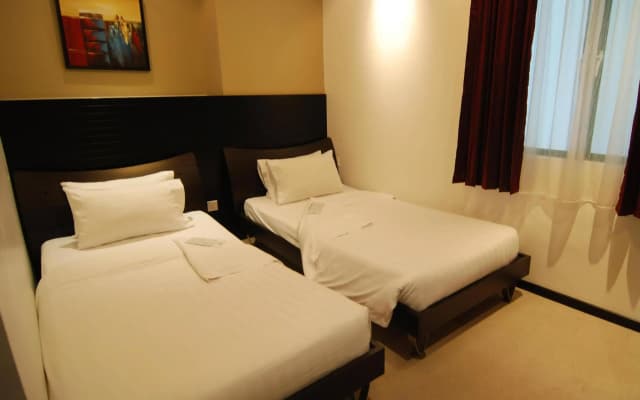 Likas Square Apartment Hotel - photo 4
