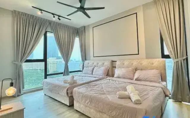 Midvalley Southkey Mosaic 3BR Suite Premium Stay by Jfive - photo 2