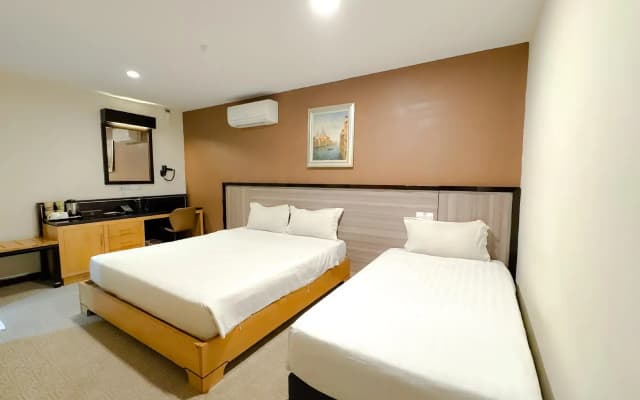 Hallmark View Hotel - photo 5