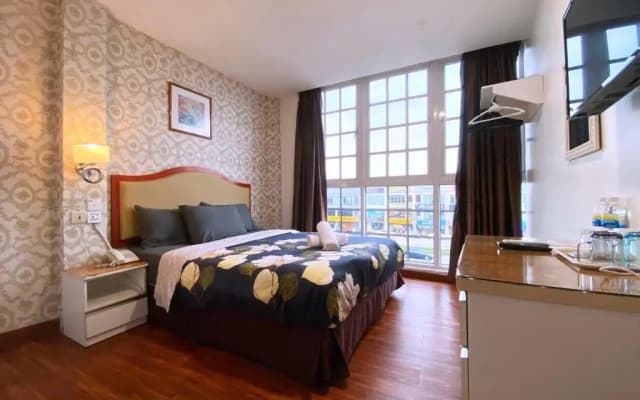 Mr Hotel Nusa Bestari - photo 4