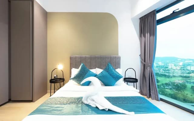 Moonway Luxury Suites At Eaton Residence - photo 4
