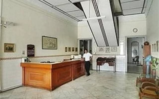 Paramount Hotel - photo 2