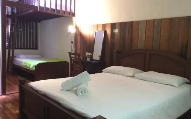 Pavilion Coffee Guesthouse - photo 4