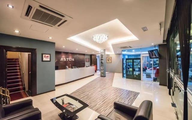 Aston Boutec Hotel Lintas Plaza - photo 2