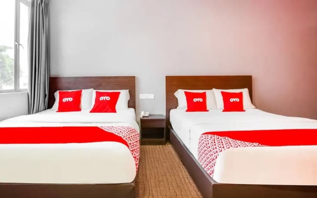 P Line Hotel - photo 4