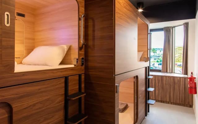 JPOD Capsule Hotel - photo 4