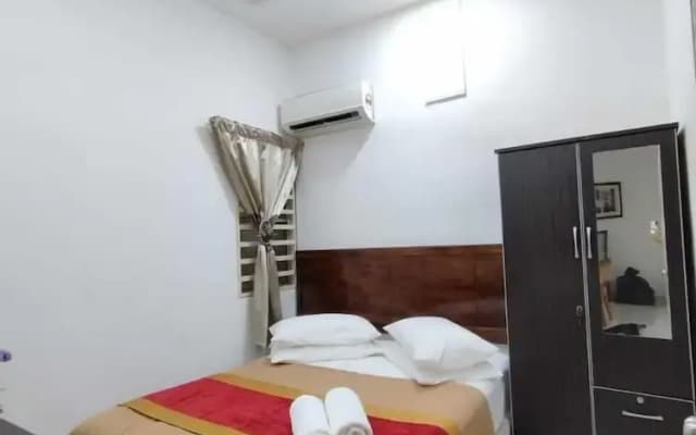 Homestay Ainis Guest House - photo 3