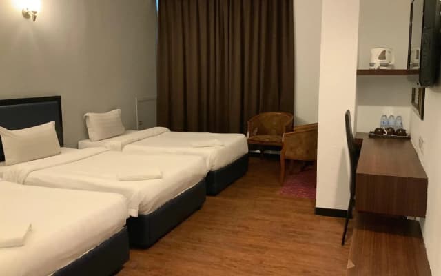 Disini Hotel - photo 3