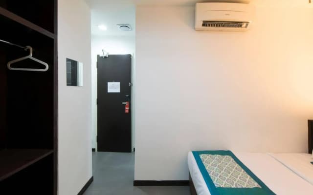 OYO Rooms Masjid India Merdeka Square - photo 4