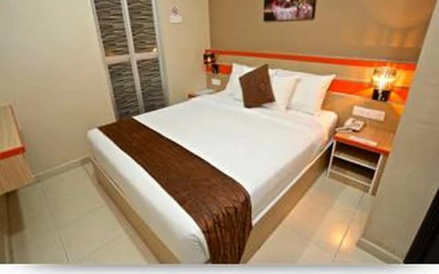 Orange Inn Hotel - photo 5