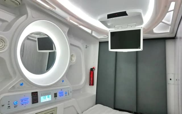 Stay With Me Capsules Hostel - photo 4