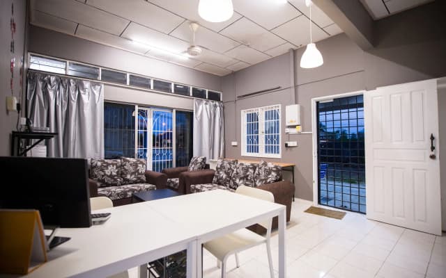 Kemaman Lodge & Cafe - photo 3