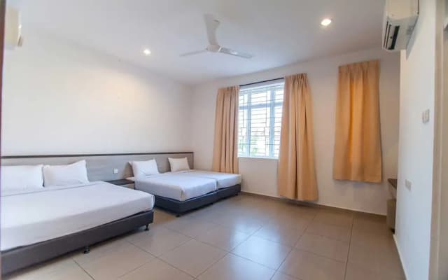 Sunflower Hotel - photo 2
