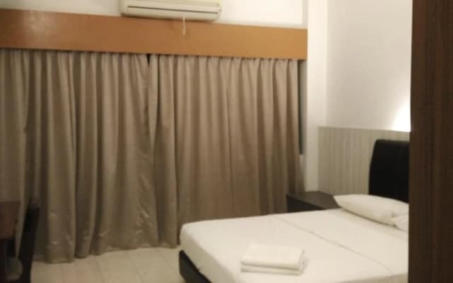 Richone Maluri Private Hotel - photo 4