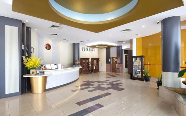 Kings Hotel - photo 2