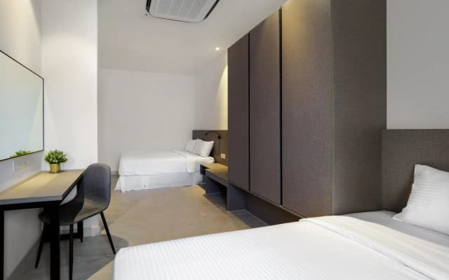 Hutton Suites Hotel by PHC - photo 3