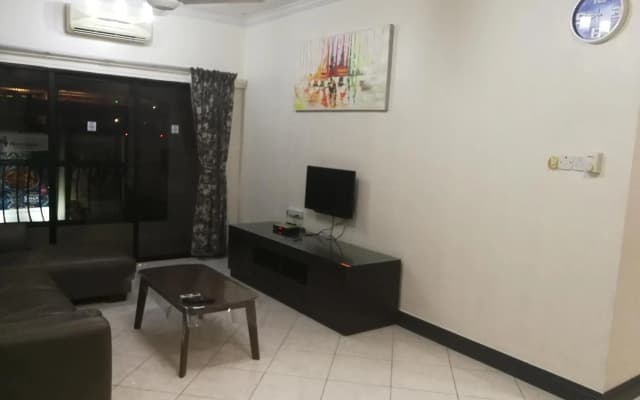 5 Bedrooms Penthouse 3 Bedrooms Apartment Marina Court Resort Condominium - photo 2